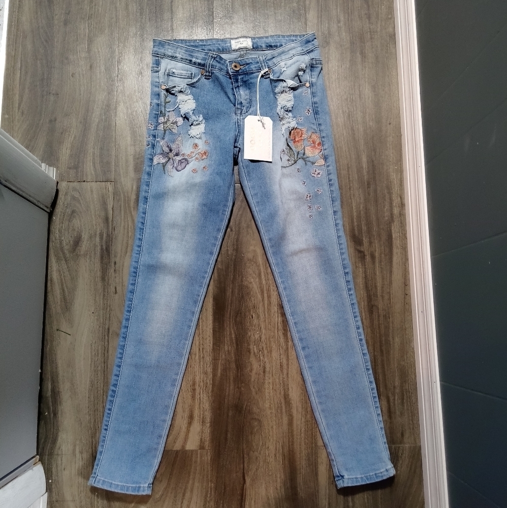 GOGO Light Blue Skinny Jeans with Floral Embroidery